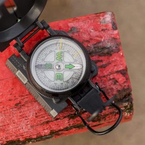 compass-red-piece-wood